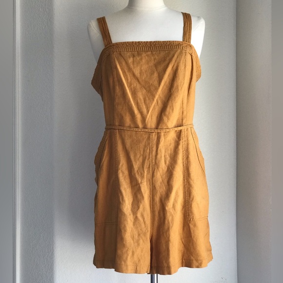 Old Navy Pants - Old Navy Linen Boho Chic Smocked Romper Shorts with Pockets Adj. Straps sz Large